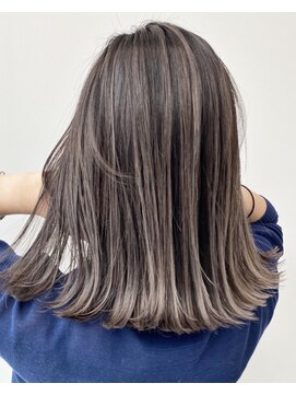 アライブ キチジョウジ(ALIVE Kichijoji) エアータッチバレイヤージュ白髪ぼかし／ケアブリーチハイライト