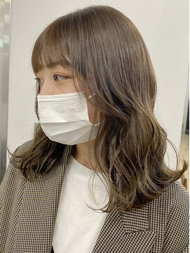 キラ 渋谷(KILLA) グレージュ　ベージュ　韓国　エアリーミディ　榎園由美