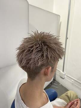 オーシャントーキョー 仙台(OCEAN TOKYO) ピンクベージュブリーチスパイキーショート刈り上げメンズヘア