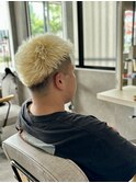 金髪フェードショート
