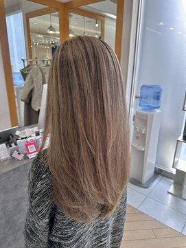 ユニ バイ マグ 長野店(Uni.by Mag) 20代30代大人可愛い透明感シャドールーツケアブリーチ小顔