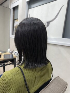 エモ(emo) ブルーブラック、外はね