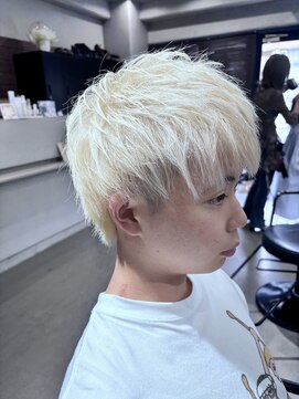 キャリー(Caly) ブリーチ/韓国風/髪質改善/縮毛矯正/レイヤー/バレイヤージュ