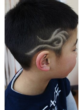 カプリヘアーデザイン(Capri Hair design) キッズバリアート☆ポイントトライバル