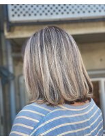 ライオン(Lion)&nbsp;ラベージュ白髪ぼかしハイライト