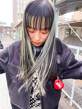 トゥコ(tuco) インナーカラーペールグリーンぱっつん姫カット