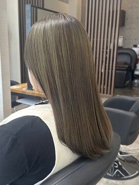 アトリエコア(Atelier Coa) 顔周りレイヤーカットくびれヘアミルクティーベージュカラー