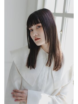 フィス(Fe's) バングシアーカラー美髪ワンカール黒髪アッシュロング