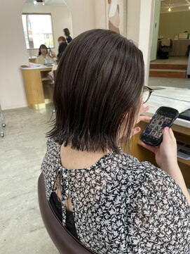 キュオンシア(CUEON. ciea) 切りっぱなしボブ×オリーブブラウン