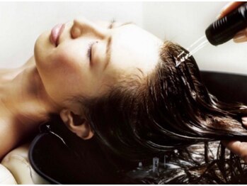 サロン Salon アイ アートの写真/【極上スパ体験◎】頭皮や髪の様々なお悩みに！本格ヘッドスパで癒しのひと時をご提供致します☆+°