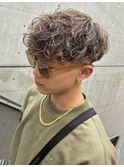 スペインカール ブラウンベース 金メッシュ フェード 眉毛