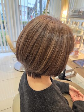 ミーサ(MYSA) すっきりくびれショート×白髪ぼかしハイライト