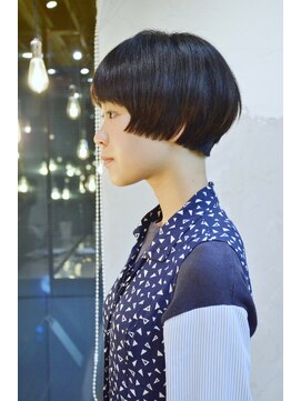 スパイス SPYS 20代30代40代/品のある大人黒髪ショートボブ/３６０度綺麗ヘア