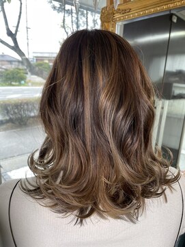 ジールクオリア(ZEAL qualia) ミディアムローレイヤー