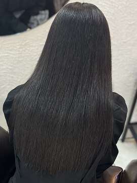 エルバイラビス 大宮(elu by lovis) グレーベージュ/レイヤーロング/アッシュカラー/前髪パーマ