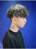 10代20代メッシュハイライト波巻きスパイラルパーマメンズカット