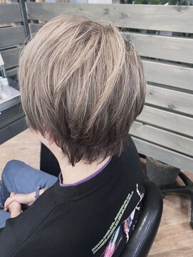 アール(R) ワンブリーチで出来るシルバーカラー