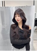 ボルドーカラー × 大人かわいいレイヤーカット