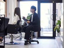 エルプラスヘアー(L+hair)の雰囲気（落ち着いた店内。丁寧なカウンセリングでお悩みをお伺いします。）