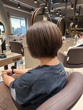 ショコラ アン 横須賀中央 40代50代60代☆大人ショートボブ【ぼかしカラー】