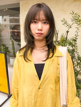 フルール(hair place Fleur) ミディアムウルフレイヤー×オリーブグレージュカラー