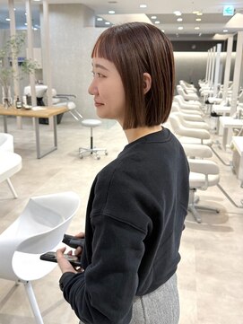 ヴィサージュアクト(VISAGE a.c.t) 首元がすっきり見える、コンパクトなミニボブ