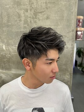 メンズサロン キング 高槻店(Men’s salon K!ng) メンズカット/ブリーチ/ニュアンスパーマ/メンズハイライト/眉毛