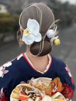 グラムアッシュ(GLAM ASH)&nbsp;ヘアセット ヘアアレンジ 成人式 ハイトーン ベージュカラー