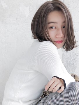 ルティア(Lutia) ライトグレージュ 大人かわいい☆