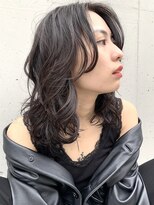 ヨナサン(Yona Saint)&nbsp;ナチュラルレイヤースタイル。