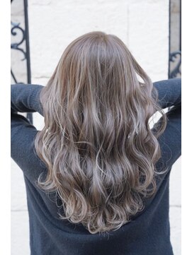 ティンク 天神(Tink) ハイライト/ミルクティ/ロング/ツヤ感