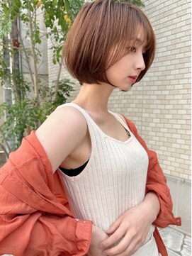 ロンド アンブル 四条烏丸(Lond ambre) 横顔が美しいシルエットで魅力する丸みショートボブ