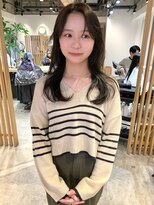 アニー(ANY)&nbsp;オリーブグレージュ、顔まわりカット、ブリーチなしダブルカラー