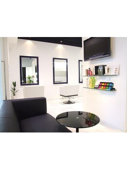 上質なインテリア、落ち着いて話せる雰囲気が緊張をほぐしていく…丁寧で綿密なカウンセリングが大好評◇