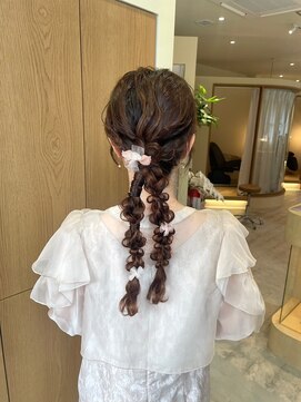 イーズ(ease.) ツイン編みおろし　レースリボン