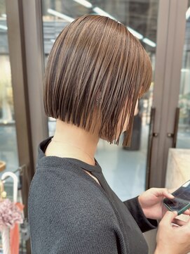 ミィ 表参道(mee.) 似合わせカット ボブヘア 縮毛矯正 ミニボブ 切りっぱなしボブ