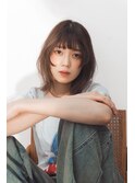 ベージュブラウンミディアムウルフスタイル