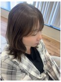 オリーブベージュ