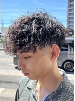 サロン(SALON)&nbsp;20.30代オススメ　刈り上げ高め　スペインカール