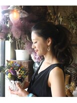 アーシャム(Arsham)&nbsp;ゆるいポニーテールふんわりスタイル☆