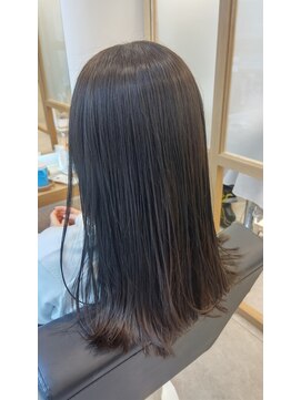 リュクスバトーバイトリコ 船橋南口店(Luxe BATEAU by tricot) オリーブグレージュ