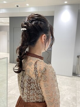 ガニー 流山おおたかの森(GANNI) 編みおろしヘアアレンジ。