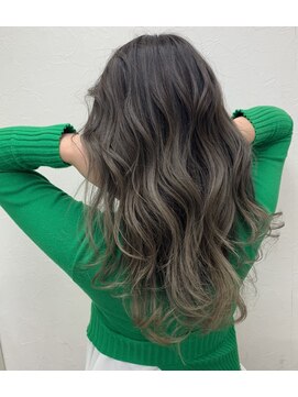 ヘアアンドメイク リヴィア(Rivia) オリーブグレージュ