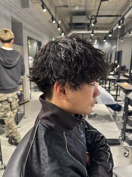 ラウンドマッシュ×波巻きスパイラルパーマ