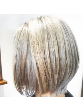 ジューシー(Beauty Consultant 10C) 外国人カラー