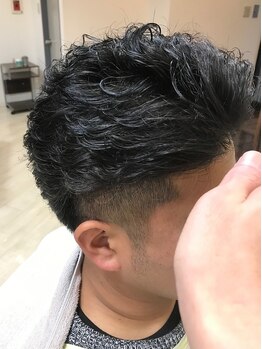 ヘアーサロンアール(HAIR SALON R)の写真/【秋葉原駅徒歩5分/学割あり】男はやっぱりバーバースタイル!!プロによるフェード、ツーブロックが人気◎