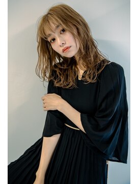 サングース(Sungoose) 外ハネボブセクションカラーグラデーションカラーペールベージュ