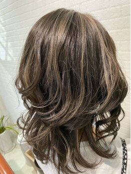ジェネシス ヘアーサロン(genesis HAIR SALON)の写真/丁寧なカウンセリング×髪質を見極める技術◎あなたに似合うカラーをオーダーメイトで調合し理想の美髪へ＊