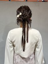 カルマ(KARMA)&nbsp;ドレスに合わせたリボンアレンジ