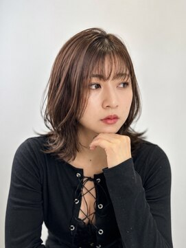 ビービー(BeB) 【新垣】360°盛れる 小顔くびれミディ